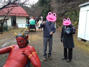 犬山の桃太郎神社の赤鬼の像2