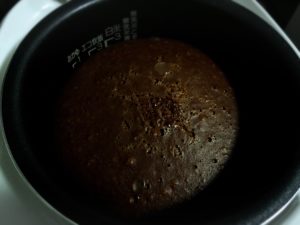 炊飯器で焼いたチョコレートケーキ